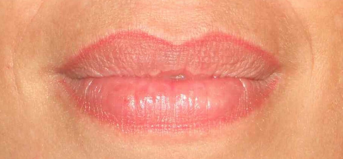 Na permanente make-Up lipcontour Na permanente make-Up lipcontour